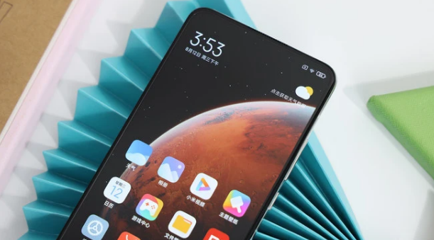 红米手机|红米手机诞生“销量王”，1分钟卖出10万台，价格屠夫名不虚传