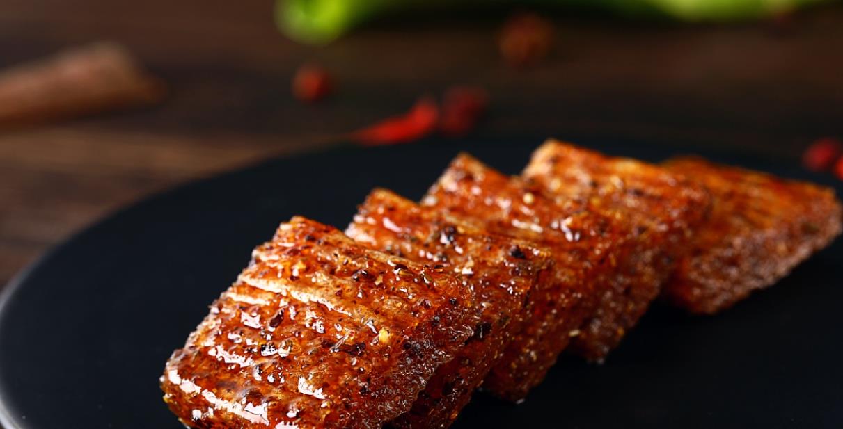 [辣条]吃1次=喝3次马桶水！小伙吃下后整个胃烂了！这款美食真的很伤人