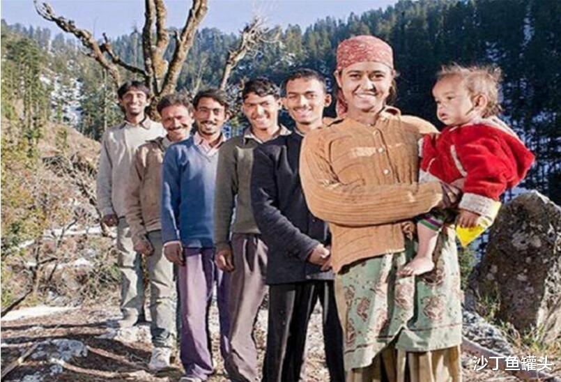 印度:同时嫁给5兄弟的生活会怎么样?印度20岁少女说出情况,曾坦言无法休息