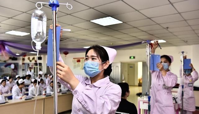 【临床医学】教育部扩招：医学专业还会吃香吗？网友：临床医学已远供大于求？