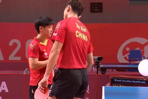 许昕|国乒4将打疯了！夺冠大热不负众望，3-5后狂轰7-0，丢4赛点险过关