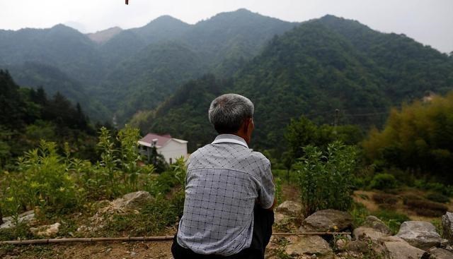 衰老|男性开始衰老，身体或伴随“2大，2小”，若全不占，或说明还年轻