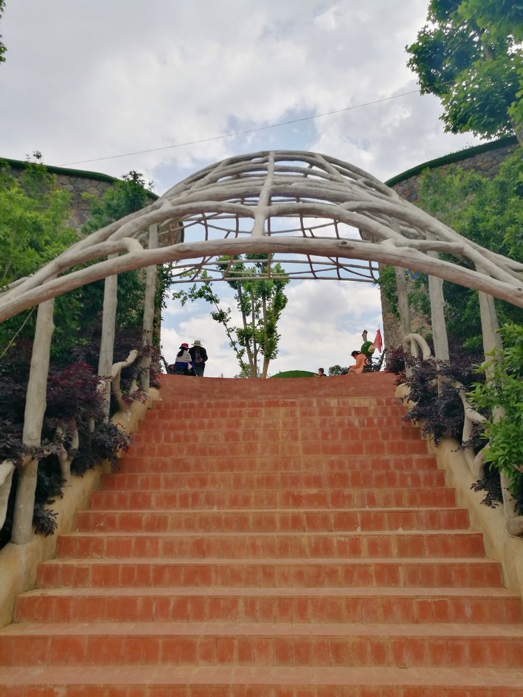 「云南」云南寻甸的大山里有一个美丽的童话世界