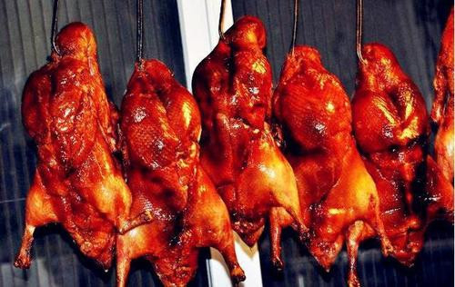 螺蛳粉|156岁的“烤鸭之王”全聚德，为何卖不动了？网友：你去看看价格