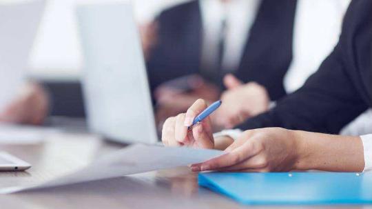 「」职场上如何知人又知心？有这5种行为的同事能隔多远就多远