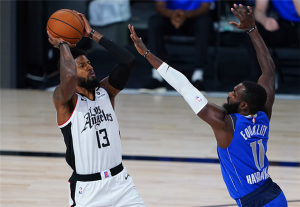 MVP|常规赛打得像MVP,季后赛连全明星都不如,又一个超巨被抱团“毁了”!