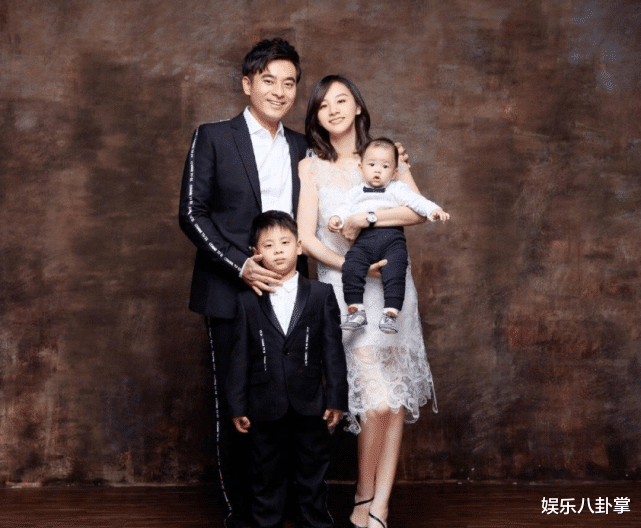 结婚|相差10岁却一见钟情，结婚8年如同初恋，两儿子一跟爸姓一随妈姓