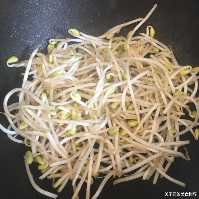 金针菇|它比香蕉还通便，价格便宜，一周吃3次，润肠排宿便，衣服改穿S码