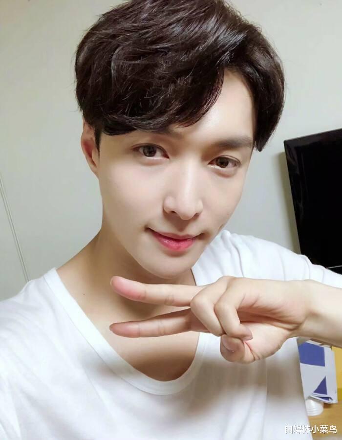 『』张艺兴新专辑《莲》，上线7分钟突破300万，单曲登上13个国家榜首