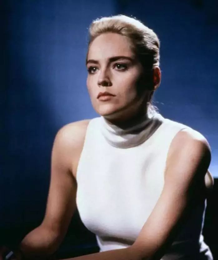 奥黛丽·赫本▲这十部最适合男人保存在硬盘中的电影,真的少一部都不行