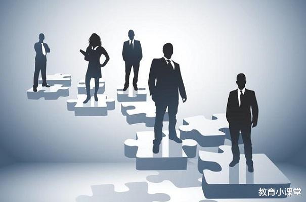 ##大学最“鸡肋”的4大专业，本科毕业生已经“烂大街”，谨慎报考