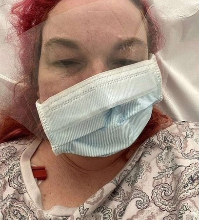 肺炎■女患者详述新冠肺炎造成的不适感：身体像火烧、喉咙像被玻璃刺穿