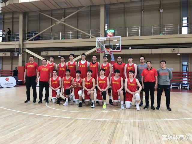 「中国男篮」超级大逆转！中国男篮对抗赛U18首胜 余嘉豪2+3曾凡博3+3