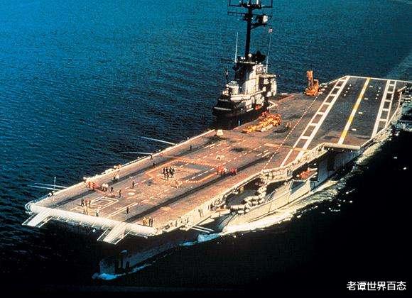 「苏联」此国为还债，无奈将两艘百亿航母卖出6千万，附送30多架舰载机