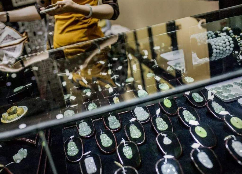 [翡翠]A货翡翠售价500？为何A货翡翠的价值相差如此之大？