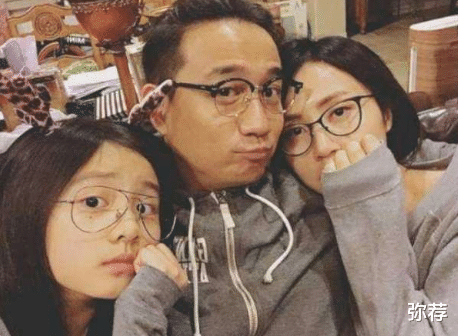 黄磊|黄磊女儿13岁上高中引热议，普通人别学他容易自卑