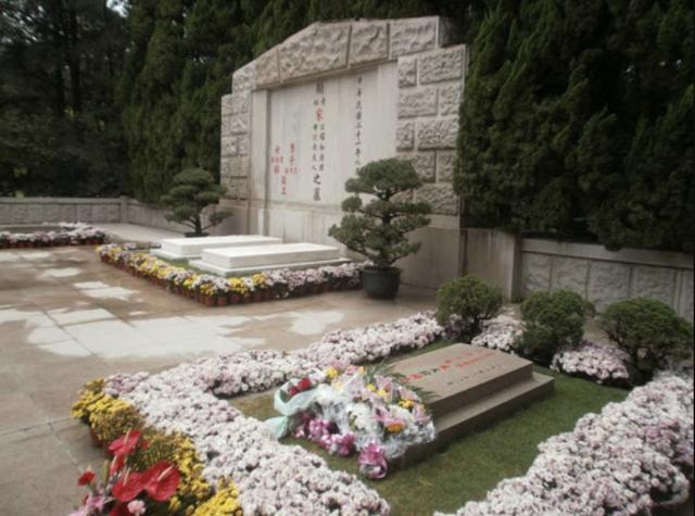 『宋庆龄』宋庆龄不愿与孙中山合葬,是为什么?原来她更想与另外一人合葬