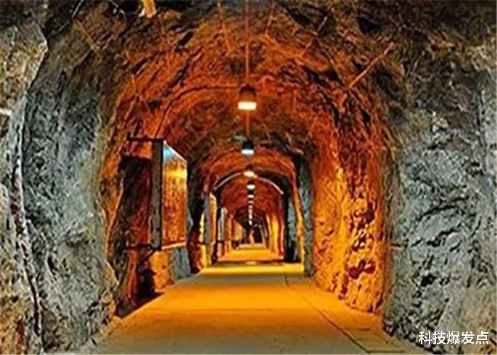 「科学家」2100年前的古代头雕,科学家用X光扫描,发现了里面的秘密!