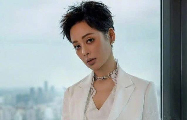 「韩剧」“限籍令”发布,国外避难明星纷纷回国,外籍华星被团灭。