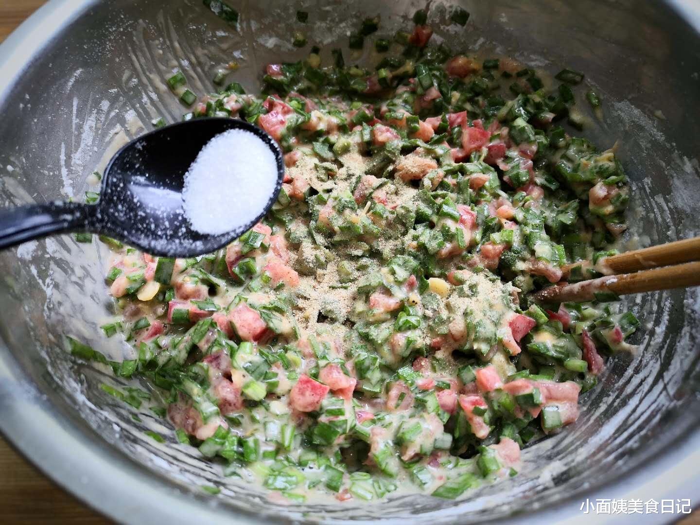 西红柿@最近西红柿加韭菜火了，很多人都没吃过，上锅一蒸，比吃肉还过瘾