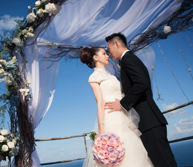 「怀孕」一代天后嫁“假有钱人”，高龄怀孕产子，后来带儿子复出却沦落成这样