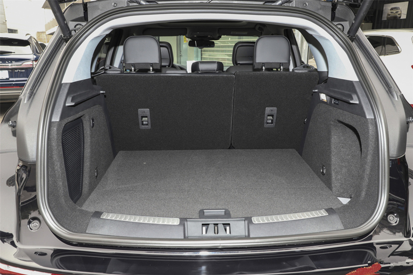 『新车』不愧是“撩妹王”,比奔驰漂亮,起步2.0T+噪音0,24万要逼死汉兰达