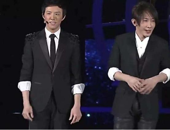 刘谦|2013年，刘谦在春晚舞台上说了3个字，王力宏冲到后台怒扇他2耳光