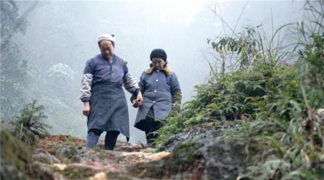 臆说古史|19岁小伙带29岁寡妇私奔，隐居深山50年，丈夫为爱凿出6208节天梯
