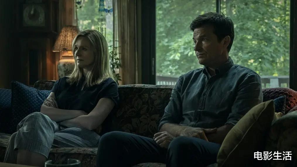 洗钱：全季放出高达8.5分，网飞新剧一集比一集过瘾，不输《绝命毒师》