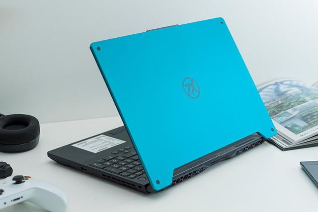 华硕：华硕天选满血版惊艳来袭，顶级硬核全方位释放游戏性能