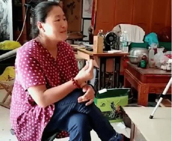 朱之文|大衣哥儿媳疑怀孕，小腹隆起只顾拍视频，客厅脏乱被吐槽