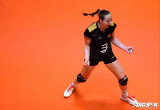 女排@又一女排主力宣布退役！中国女排二传敲响警钟，郎平已经做好准备