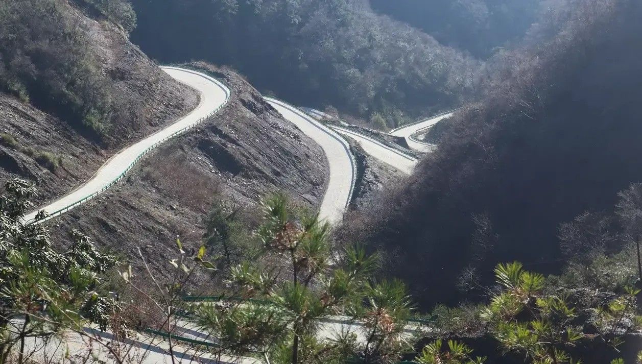 留坝|陕西留坝,藏着中国最美乡村公路,高江路,这里有秦岭最惊艳的秋