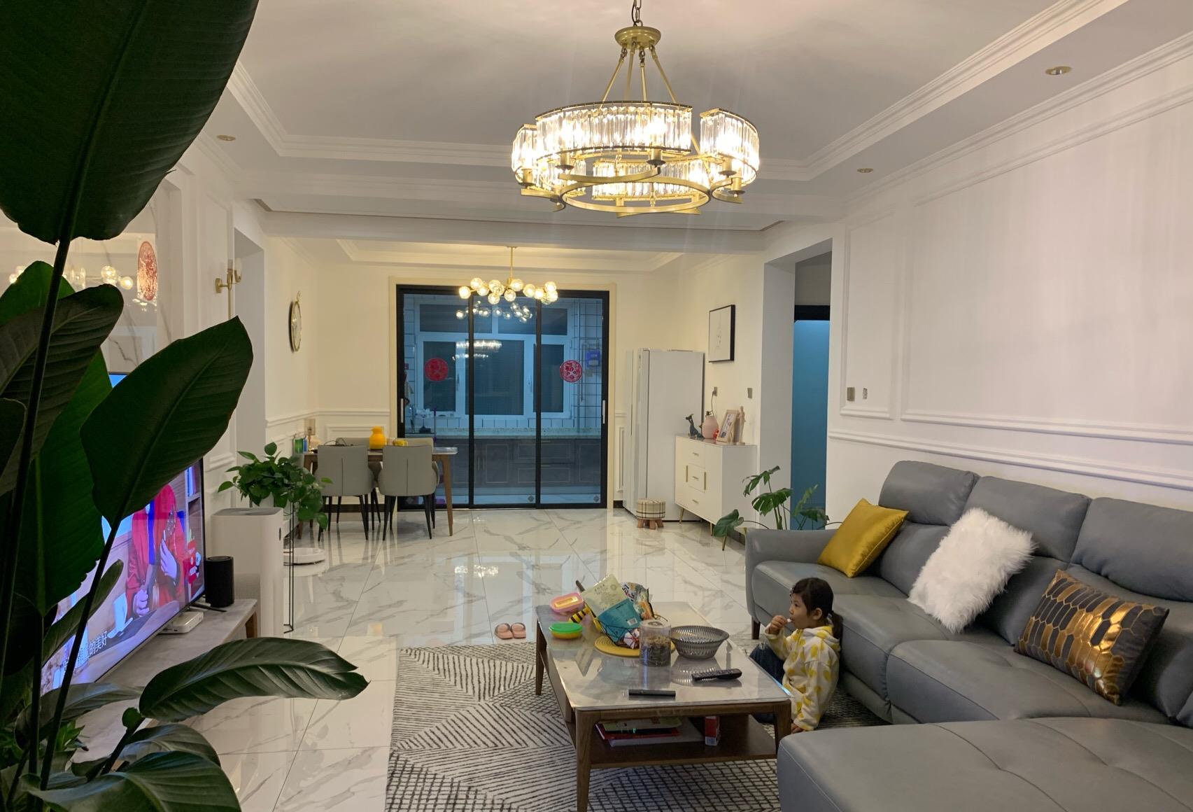 ▲人生第一套140平新房，没请设计师，效果很漂亮，女儿特别开心！