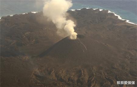 【火山】海里都是水，为什么浇不灭海底的火山？真相如此简单