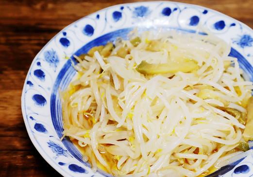 「榨菜」春天吃它容易变瘦，女生三天两头吃，不怕热量不消耗，管饱不挨饿