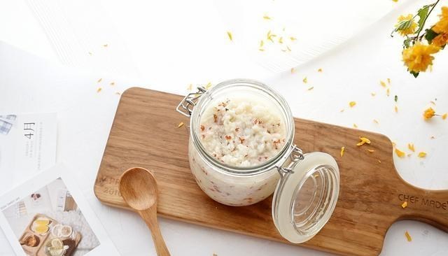 油泼面：五十岁的阿姨每周都要做一罐的甜酒酿，不用泡米不用蒸，简单省事