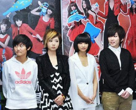 [快乐女声]混得最差的一届快女重聚，合照里一个都没红！当年她人气最高