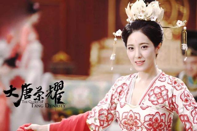 曾黎|章子怡顶替她的角色走上国际，被吹“神颜”，观众却记不住她的脸