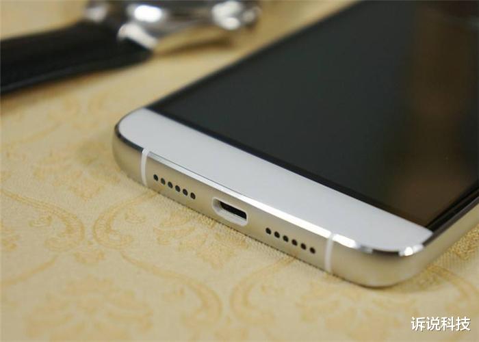 国产小众品牌领跑高性价比，128GB存储内存价格仅899元？玻璃机身很给力！