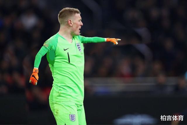 江苏苏宁|疯狂5-2！J罗一脚踢出2红牌，神锋3球暴击英超鱼腩