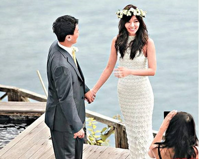 隐秘的角落|周杰伦早年参加侯佩岑节目不敢看她，讲几句忍不住笑，喜欢藏不住