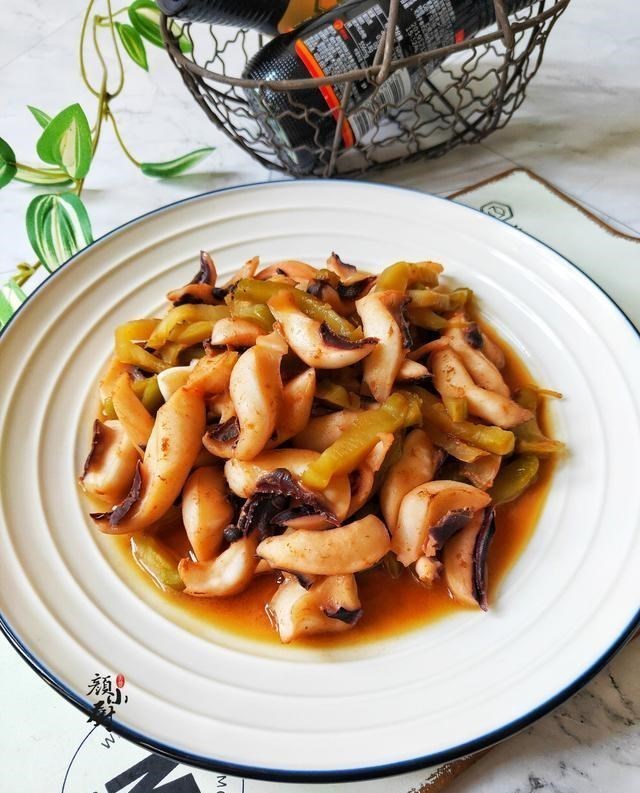 「榨菜」5月宁不吃肉，也要吃这菜，简单一做，鲜香开胃又营养