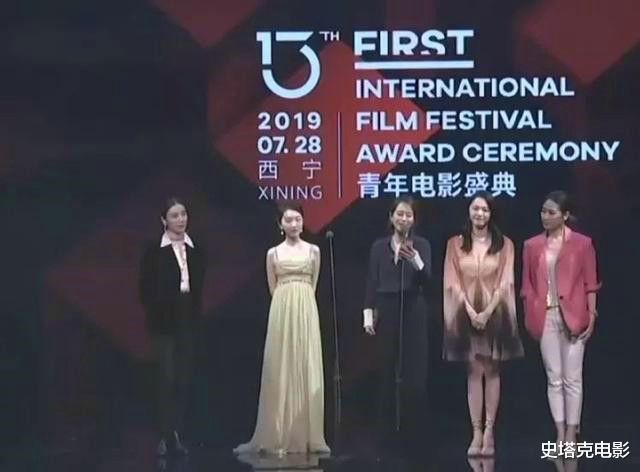 『潘迎紫』谁说女演员无戏可演?50岁的潘迎紫饰演少女,如今71岁美的像娃娃