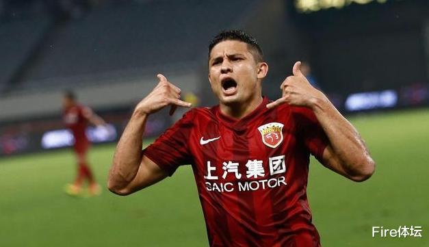 【埃尔克森】深度分析|艾克森为何会在恒大跟上港的表现判若两人?