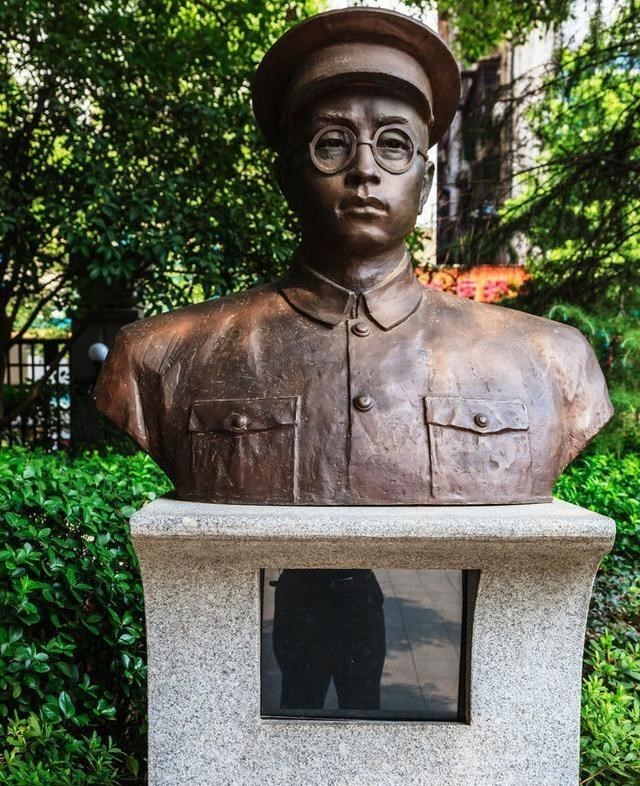 『革命』如果这对红军夫妇参加授衔，丈夫至少是大将，妻子至少是中将