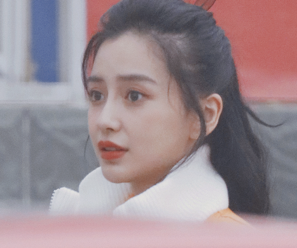 Angelababy|跑男预告：baby戴假肚子扮演孕妇，失去造型和妆容，像个农村妇女