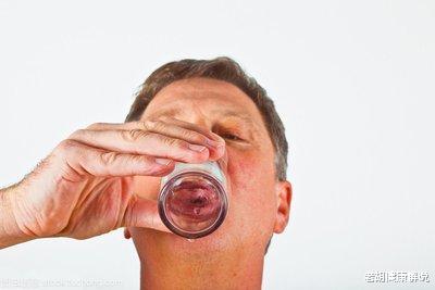 「心脑血管疾病」抽烟饮酒的人一定“短命”？这几件事比烟酒更伤身，别蒙在鼓里了