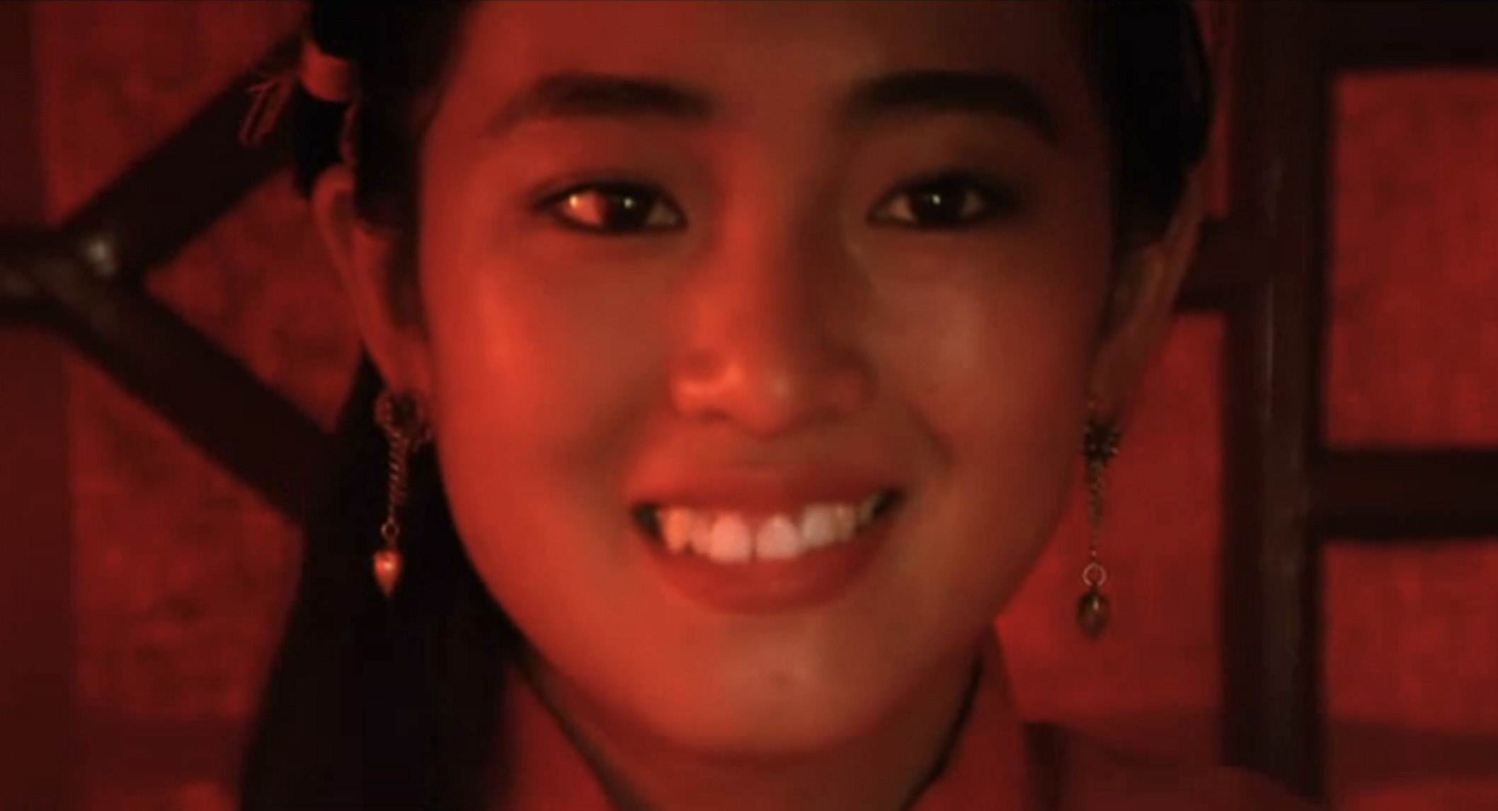 巩俐|巩俐凭什么这么牛！华语电影的两座高峰，她都是唯一女主