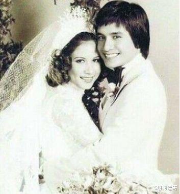 『甄妮』87年, 守寡4年的甄妮生下一女, 对生父闭口不提, 女儿长大后藏不住了